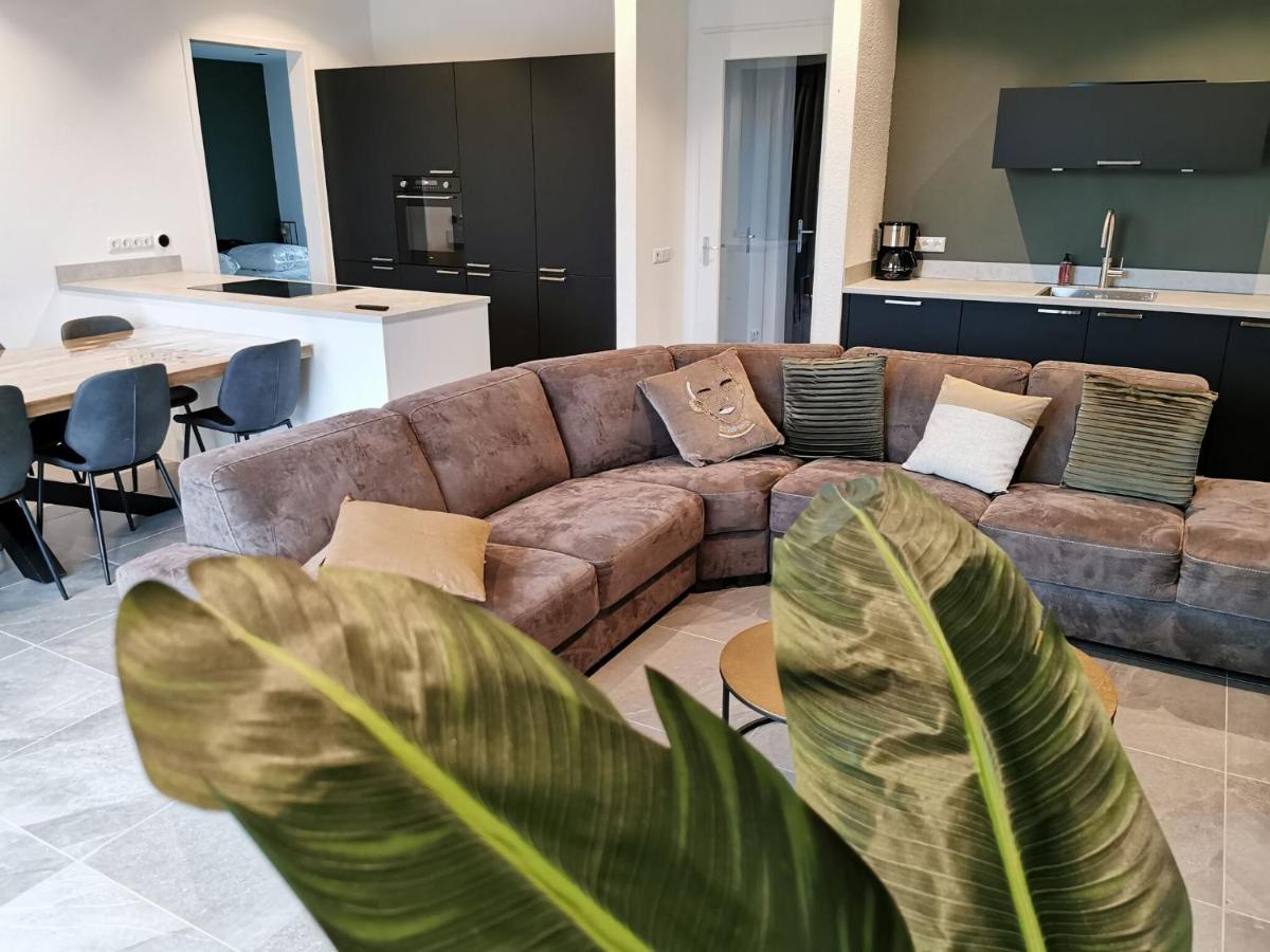 Swanky Villa In Zeewolde With Garden Exteriör bild